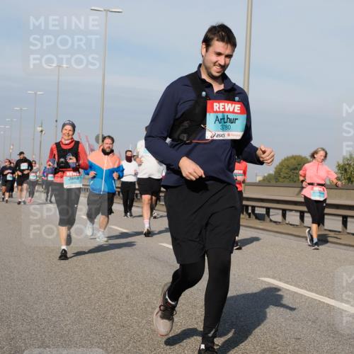 03.10.2025 - Köhlbrandbrückenlauf Fabian Wolf http://msf.ph/oto/9069614 03.10.2025 10:11:58 Position 3 2433, 3780 meine-sportfotos.de