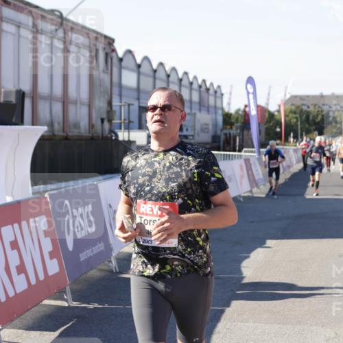 03.10.2025 - Köhlbrandbrückenlauf Jannik Wohlers http://msf.ph/oto/9069631 03.10.2025 13:13:58 Ziel 4188, 4306, 4348, 4522, 4612, 4642, 4868, 5078, 5640, 5700, 5727, 6125, 6227, 6228, 6318, 6487, 6488, 6604, 6766 meine-sportfotos.de