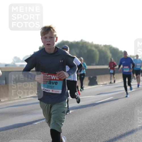 03.10.2025 - Köhlbrandbrückenlauf Jannik Wohlers http://msf.ph/oto/9069639 03.10.2025 09:17:08 Position 3 3707 meine-sportfotos.de
