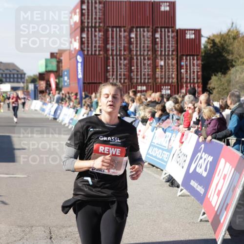 03.10.2025 - Köhlbrandbrückenlauf Jannik Wohlers http://msf.ph/oto/9069646 03.10.2025 13:13:59 Ziel 4188, 4306, 4522, 4612, 4642, 4868, 5078, 5640, 5700, 5727, 6125, 6227, 6228, 6318, 6487, 6488, 6604, 6766 meine-sportfotos.de