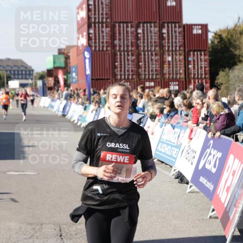 03.10.2025 - Köhlbrandbrückenlauf Jannik Wohlers http://msf.ph/oto/9069650 03.10.2025 13:13:59 Ziel 4188, 4306, 4522, 4612, 4642, 4868, 5078, 5640, 5700, 5727, 6125, 6227, 6228, 6318, 6487, 6488, 6604, 6766 meine-sportfotos.de