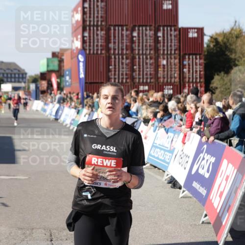 03.10.2025 - Köhlbrandbrückenlauf Jannik Wohlers http://msf.ph/oto/9069659 03.10.2025 13:13:59 Ziel 4188, 4306, 4522, 4612, 4642, 4868, 5078, 5640, 5700, 5727, 6125, 6227, 6228, 6318, 6487, 6488, 6604, 6766 meine-sportfotos.de