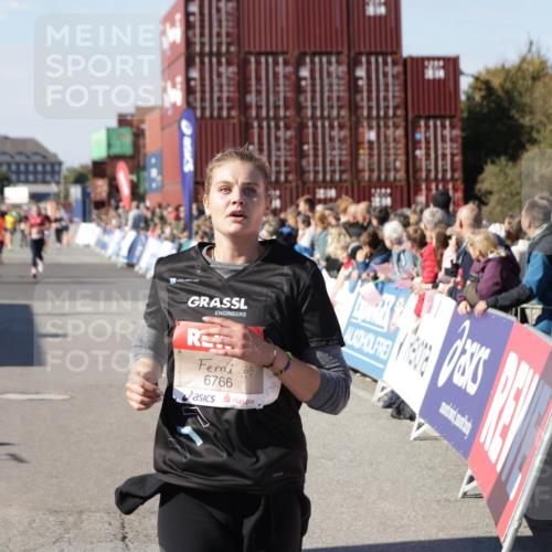 03.10.2025 - Köhlbrandbrückenlauf Jannik Wohlers http://msf.ph/oto/9069669 03.10.2025 13:13:59 Ziel 4188, 4306, 4522, 4612, 4642, 4868, 5078, 5640, 5700, 5727, 6125, 6227, 6228, 6318, 6487, 6488, 6604, 6766 meine-sportfotos.de