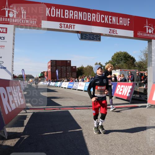 03.10.2025 - Köhlbrandbrückenlauf Lena Gebhardt http://msf.ph/oto/9069686 03.10.2025 13:34:52 Ziel 4112, 4498, 4767, 5227, 5465, 6196, 6357, 6434 meine-sportfotos.de
