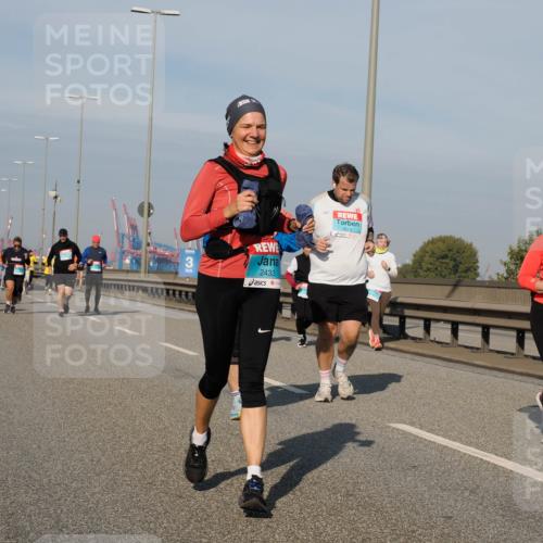 03.10.2025 - Köhlbrandbrückenlauf Fabian Wolf http://msf.ph/oto/9069691 03.10.2025 10:12:00 Position 3 2433, 2619, 2576 meine-sportfotos.de