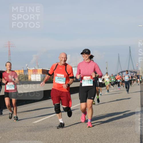 03.10.2025 - Köhlbrandbrückenlauf Jannik Wohlers http://msf.ph/oto/9069693 03.10.2025 09:48:37 Position 3 22, 3305, 1123 meine-sportfotos.de