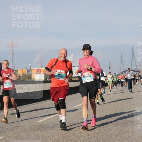 03.10.2025 - Köhlbrandbrückenlauf Jannik Wohlers http://msf.ph/oto/9069707 03.10.2025 09:48:37 Position 3 3305, 1123 meine-sportfotos.de