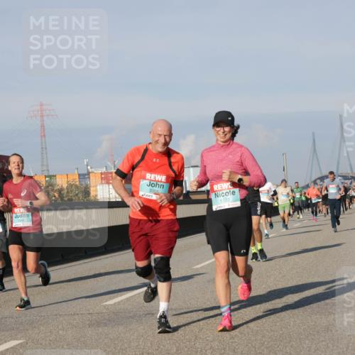 03.10.2025 - Köhlbrandbrückenlauf Jannik Wohlers http://msf.ph/oto/9069720 03.10.2025 09:48:37 Position 3 2998, 3305, 123 meine-sportfotos.de