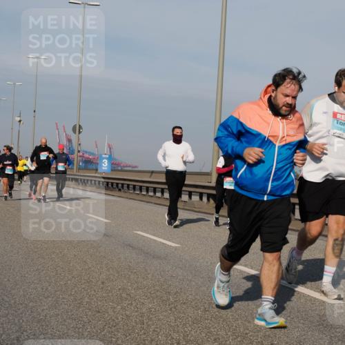 03.10.2025 - Köhlbrandbrückenlauf Fabian Wolf http://msf.ph/oto/9069724 03.10.2025 10:12:02 Position 3 3, 2619 meine-sportfotos.de