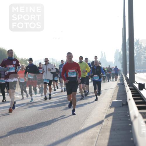03.10.2025 - Köhlbrandbrückenlauf Jannik Wohlers http://msf.ph/oto/9069735 03.10.2025 09:17:13 Position 3 12, 1038 meine-sportfotos.de