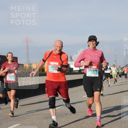 03.10.2025 - Köhlbrandbrückenlauf Jannik Wohlers http://msf.ph/oto/9069748 03.10.2025 09:48:38 Position 3 2998, 330, 1123 meine-sportfotos.de