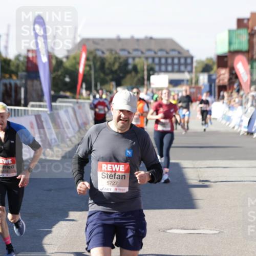 03.10.2025 - Köhlbrandbrückenlauf Jannik Wohlers http://msf.ph/oto/9069751 03.10.2025 13:14:04 Ziel 4188, 4306, 4313, 4612, 4785, 4868, 5700, 5727, 6318, 6766 meine-sportfotos.de