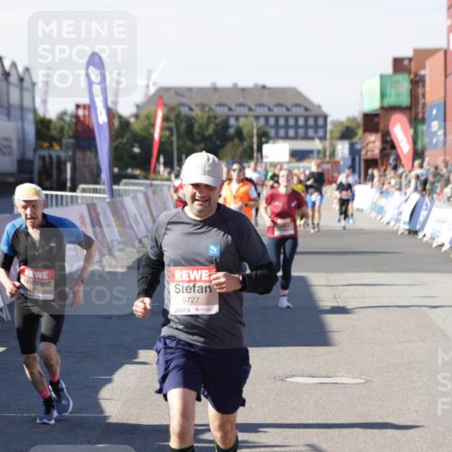 03.10.2025 - Köhlbrandbrückenlauf Jannik Wohlers http://msf.ph/oto/9069753 03.10.2025 13:14:04 Ziel 4188, 4306, 4313, 4612, 4785, 4868, 5700, 5727, 6318, 6766 meine-sportfotos.de