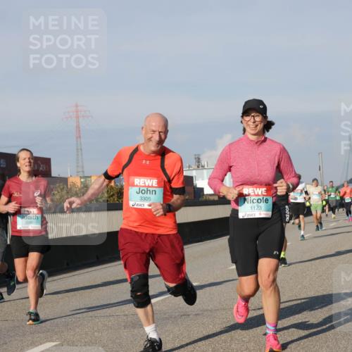 03.10.2025 - Köhlbrandbrückenlauf Jannik Wohlers http://msf.ph/oto/9069754 03.10.2025 09:48:38 Position 3 2998, 3305, 1123 meine-sportfotos.de