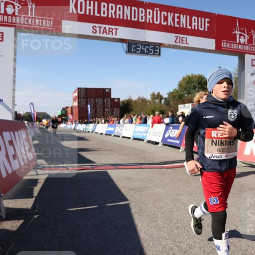 03.10.2025 - Köhlbrandbrückenlauf Lena Gebhardt http://msf.ph/oto/9069764 03.10.2025 13:34:53 Ziel 4112, 4498, 4767, 5227, 6196, 6357, 6434 meine-sportfotos.de