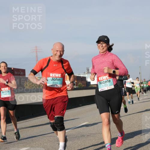 03.10.2025 - Köhlbrandbrückenlauf Jannik Wohlers http://msf.ph/oto/9069770 03.10.2025 09:48:38 Position 3 2998, 3305, 1123 meine-sportfotos.de