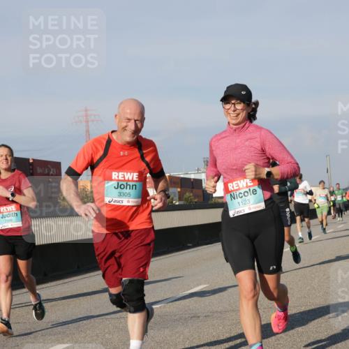 03.10.2025 - Köhlbrandbrückenlauf Jannik Wohlers http://msf.ph/oto/9069773 03.10.2025 09:48:38 Position 3 2998, 3305, 1123 meine-sportfotos.de