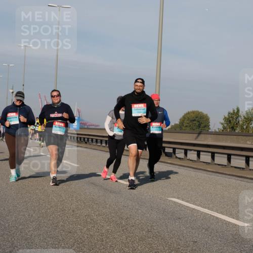 03.10.2025 - Köhlbrandbrückenlauf Fabian Wolf http://msf.ph/oto/9069780 03.10.2025 10:12:09 Position 3 2311, 1497, 1606, 2248 meine-sportfotos.de