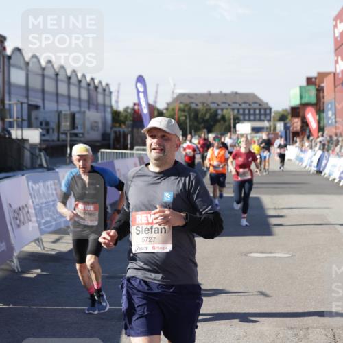 03.10.2025 - Köhlbrandbrückenlauf Jannik Wohlers http://msf.ph/oto/9069800 03.10.2025 13:14:04 Ziel 4188, 4306, 4313, 4612, 4785, 4868, 5700, 5727, 6318, 6766 meine-sportfotos.de