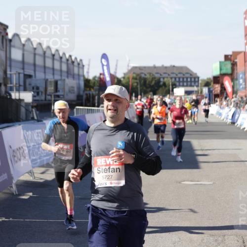 03.10.2025 - Köhlbrandbrückenlauf Jannik Wohlers http://msf.ph/oto/9069803 03.10.2025 13:14:04 Ziel 4188, 4306, 4313, 4612, 4785, 4868, 5700, 5727, 6318, 6766 meine-sportfotos.de
