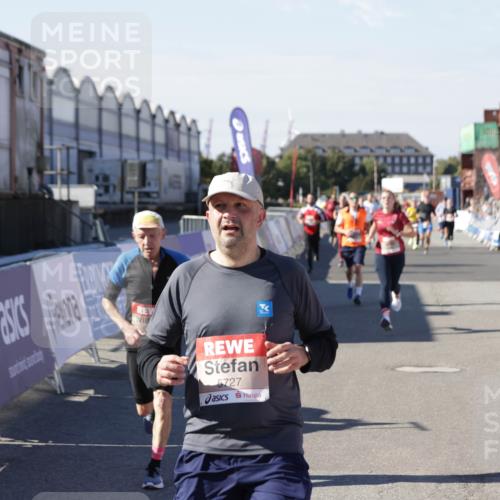 03.10.2025 - Köhlbrandbrückenlauf Jannik Wohlers http://msf.ph/oto/9069813 03.10.2025 13:14:05 Ziel 4188, 4306, 4313, 4612, 4785, 4868, 5700, 5727, 6318, 6766 meine-sportfotos.de