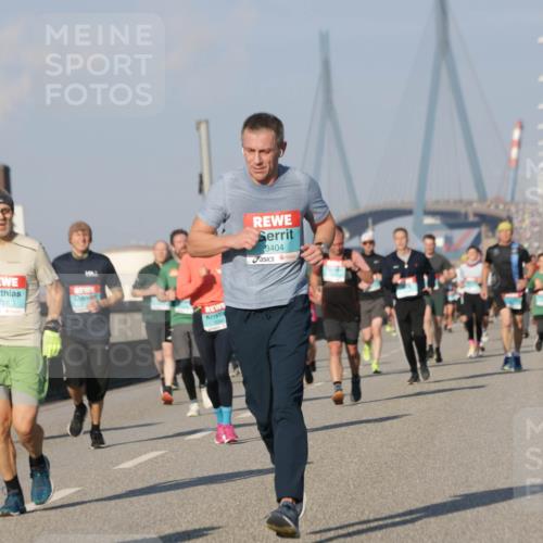 03.10.2025 - Köhlbrandbrückenlauf Jannik Wohlers http://msf.ph/oto/9069816 03.10.2025 09:48:41 Position 3 1776, 3404 meine-sportfotos.de