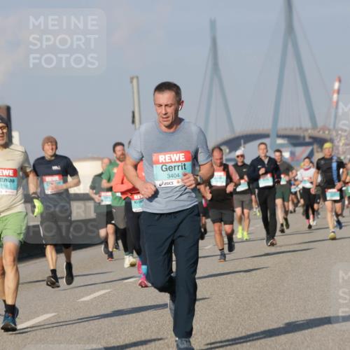 03.10.2025 - Köhlbrandbrückenlauf Jannik Wohlers http://msf.ph/oto/9069823 03.10.2025 09:48:41 Position 3 1776, 3404 meine-sportfotos.de
