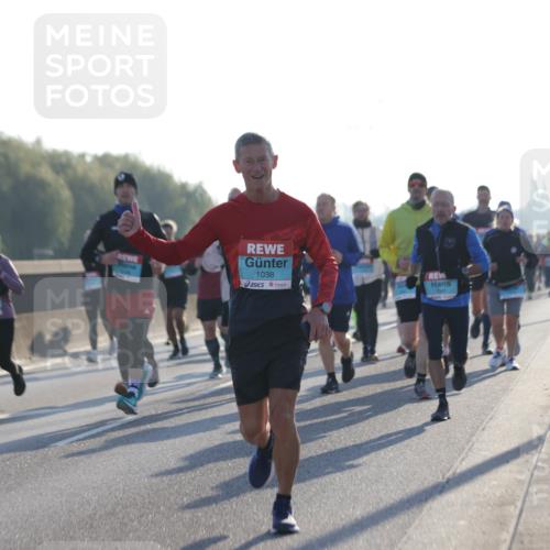 03.10.2025 - Köhlbrandbrückenlauf Jannik Wohlers http://msf.ph/oto/9069825 03.10.2025 09:17:16 Position 3 2743, 12, 1038 meine-sportfotos.de