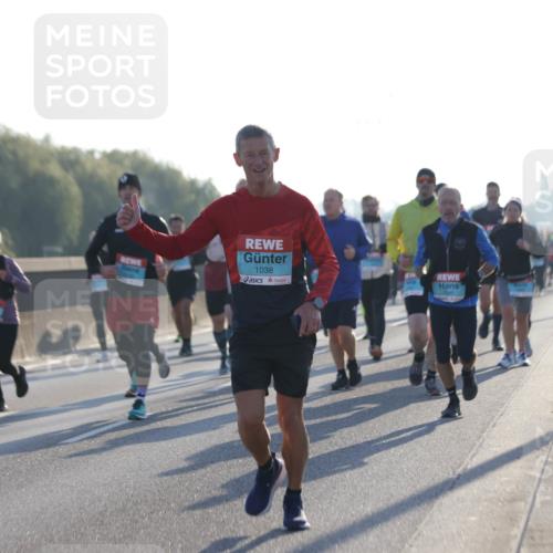 03.10.2025 - Köhlbrandbrückenlauf Jannik Wohlers http://msf.ph/oto/9069828 03.10.2025 09:17:16 Position 3 2743, 12, 1038 meine-sportfotos.de