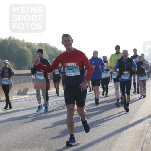 03.10.2025 - Köhlbrandbrückenlauf Jannik Wohlers http://msf.ph/oto/9069844 03.10.2025 09:17:16 Position 3 12, 2743, 1038 meine-sportfotos.de