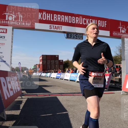 03.10.2025 - Köhlbrandbrückenlauf Lena Gebhardt http://msf.ph/oto/9069850 03.10.2025 13:35:00 Ziel 5227, 5557, 5604, 6357, 6434 meine-sportfotos.de