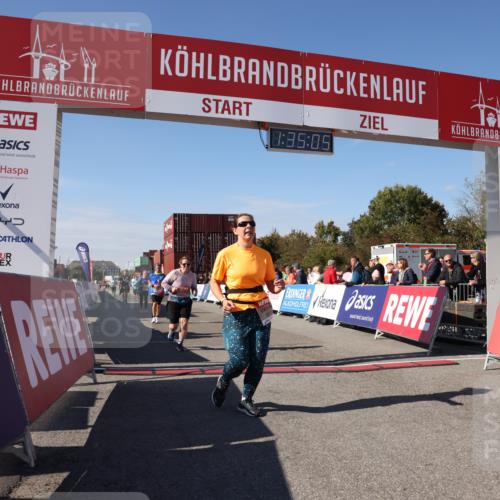 03.10.2025 - Köhlbrandbrückenlauf Lena Gebhardt http://msf.ph/oto/9069854 03.10.2025 13:35:05 Ziel 5427, 5557, 5604, 6265, 6434 meine-sportfotos.de