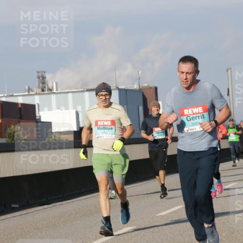 03.10.2025 - Köhlbrandbrückenlauf Jannik Wohlers http://msf.ph/oto/9069857 03.10.2025 09:48:42 Position 3 1776, 3404, 3139 meine-sportfotos.de