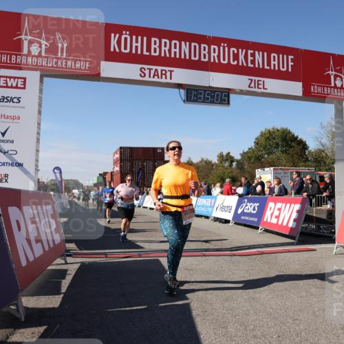 03.10.2025 - Köhlbrandbrückenlauf Lena Gebhardt http://msf.ph/oto/9069873 03.10.2025 13:35:05 Ziel 5427, 5557, 5604, 6265, 6434 meine-sportfotos.de