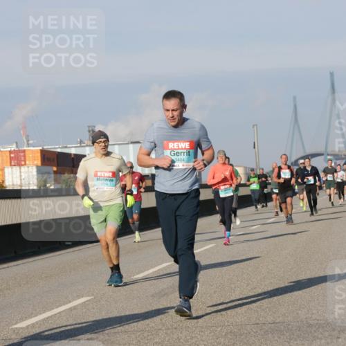 03.10.2025 - Köhlbrandbrückenlauf Jannik Wohlers http://msf.ph/oto/9069881 03.10.2025 09:48:43 Position 3 1776, 3404 meine-sportfotos.de