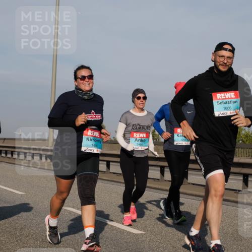03.10.2025 - Köhlbrandbrückenlauf Fabian Wolf http://msf.ph/oto/9069885 03.10.2025 10:12:12 Position 3 2311, 1497, 2248, 2466, 1606 meine-sportfotos.de