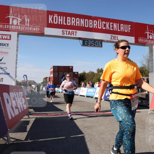 03.10.2025 - Köhlbrandbrückenlauf Lena Gebhardt http://msf.ph/oto/9069886 03.10.2025 13:35:06 Ziel 5360, 5427, 5557, 5604, 6265, 6434 meine-sportfotos.de