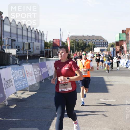 03.10.2025 - Köhlbrandbrückenlauf Jannik Wohlers http://msf.ph/oto/9069889 03.10.2025 13:14:08 Ziel 4313, 4641, 4728, 4785, 4809, 5727, 6318, 6766 meine-sportfotos.de