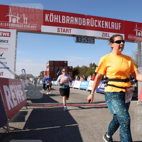 03.10.2025 - Köhlbrandbrückenlauf Lena Gebhardt http://msf.ph/oto/9069894 03.10.2025 13:35:06 Ziel 5360, 5427, 5557, 5604, 6265, 6434 meine-sportfotos.de