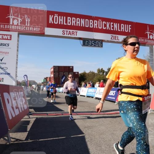 03.10.2025 - Köhlbrandbrückenlauf Lena Gebhardt http://msf.ph/oto/9069900 03.10.2025 13:35:06 Ziel 5360, 5427, 5557, 5604, 6265, 6434 meine-sportfotos.de