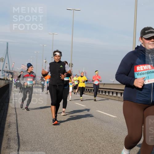 03.10.2025 - Köhlbrandbrückenlauf Fabian Wolf http://msf.ph/oto/9069911 03.10.2025 10:12:13 Position 3 172, 811 meine-sportfotos.de