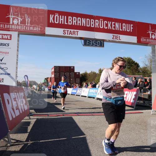 03.10.2025 - Köhlbrandbrückenlauf Lena Gebhardt http://msf.ph/oto/9069913 03.10.2025 13:35:07 Ziel 5360, 5427, 5557, 5604, 6265, 6434 meine-sportfotos.de