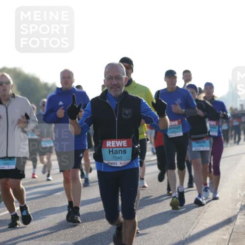 03.10.2025 - Köhlbrandbrückenlauf Jannik Wohlers http://msf.ph/oto/9069915 03.10.2025 09:17:18 Position 3 1340, 3261 meine-sportfotos.de