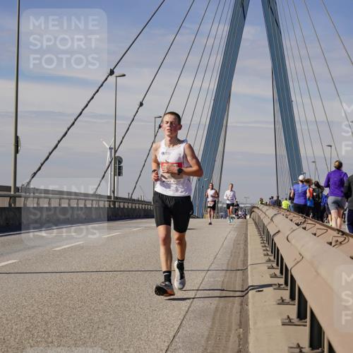 03.10.2025 - Köhlbrandbrückenlauf Michael Burmester http://msf.ph/oto/9069950 03.10.2025 12:32:46 Position 2 6087 meine-sportfotos.de