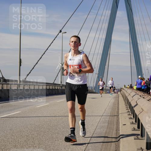 03.10.2025 - Köhlbrandbrückenlauf Michael Burmester http://msf.ph/oto/9069958 03.10.2025 12:32:47 Position 2 6087 meine-sportfotos.de