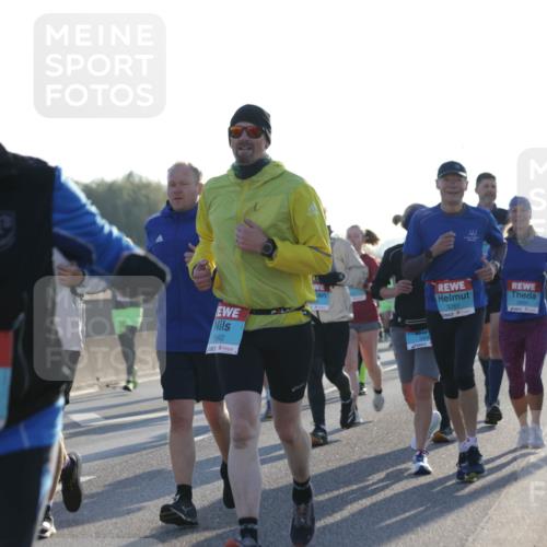 03.10.2025 - Köhlbrandbrückenlauf Jannik Wohlers http://msf.ph/oto/9069967 03.10.2025 09:17:20 Position 3 2, 90, 1340, 1662, 3261, 3492 meine-sportfotos.de