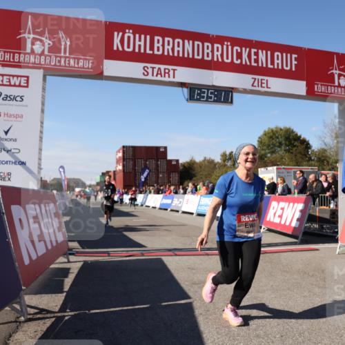 03.10.2025 - Köhlbrandbrückenlauf Lena Gebhardt http://msf.ph/oto/9069973 03.10.2025 13:35:11 Ziel 5360, 5412, 5427, 5557, 5604, 6204, 6205, 6265, 6547 meine-sportfotos.de