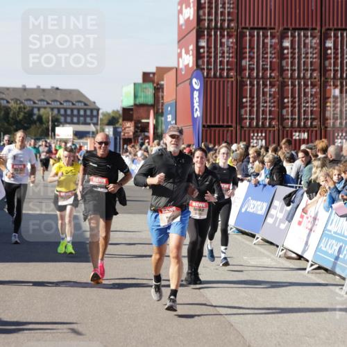03.10.2025 - Köhlbrandbrückenlauf Jannik Wohlers http://msf.ph/oto/9069986 03.10.2025 13:14:15 Ziel 4313, 4437, 4569, 4641, 4728, 4776, 4785, 4809, 4888, 5282, 6327, 6418, 6735 meine-sportfotos.de