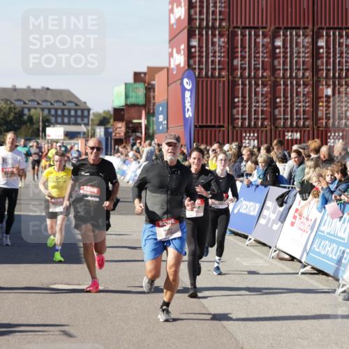 03.10.2025 - Köhlbrandbrückenlauf Jannik Wohlers http://msf.ph/oto/9069994 03.10.2025 13:14:15 Ziel 4313, 4437, 4569, 4641, 4728, 4776, 4785, 4809, 4888, 5282, 6327, 6418, 6735 meine-sportfotos.de