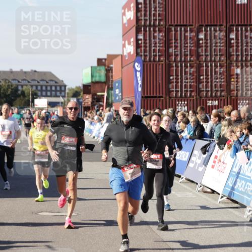 03.10.2025 - Köhlbrandbrückenlauf Jannik Wohlers http://msf.ph/oto/9070007 03.10.2025 13:14:15 Ziel 4313, 4437, 4569, 4641, 4728, 4776, 4785, 4809, 4888, 5282, 6327, 6418, 6735 meine-sportfotos.de